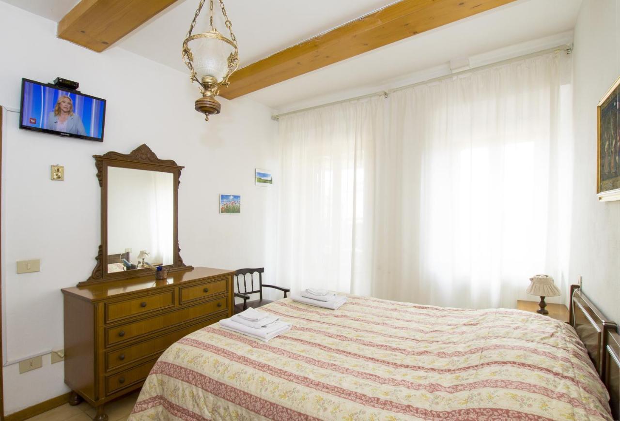 Cheap Apartment In The Old Village كولّي فال ديلسا المظهر الخارجي الصورة