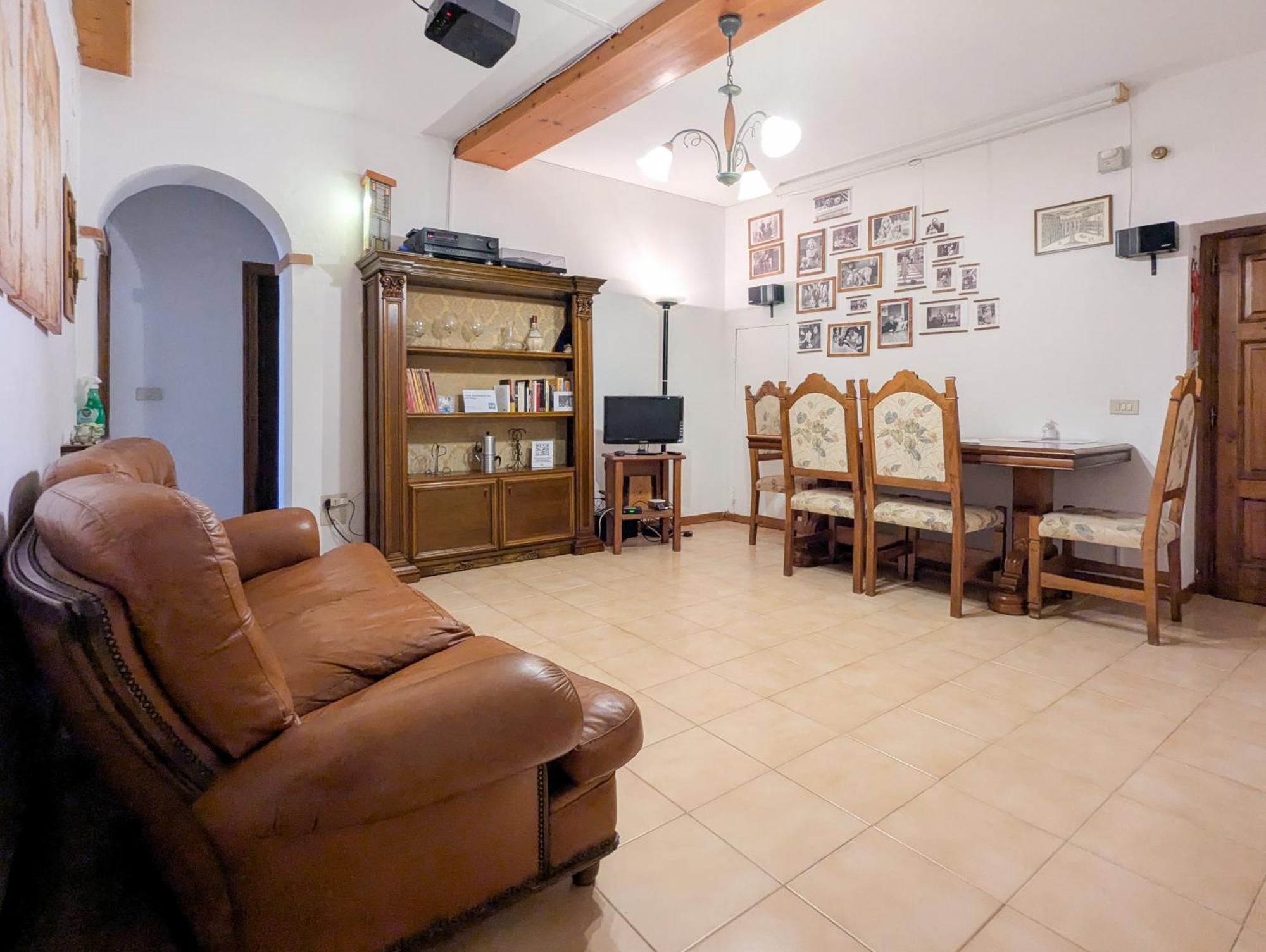 Cheap Apartment In The Old Village كولّي فال ديلسا المظهر الخارجي الصورة