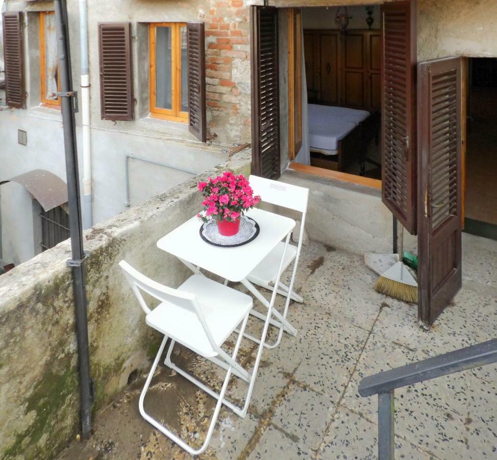 Cheap Apartment In The Old Village كولّي فال ديلسا المظهر الخارجي الصورة